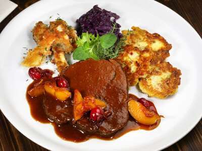 Rehkeule mit Rotweinsauce